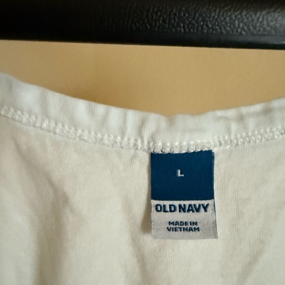 Old Navy White Crop Top - Picture 3 of 3